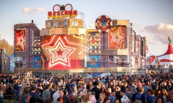 Ook het podium De Oase is nu volledig ingevuld en traditiegetrouw nodigt Paaspop een aantal razend populaire externe partijen uit om hun eigen feest te hosten.